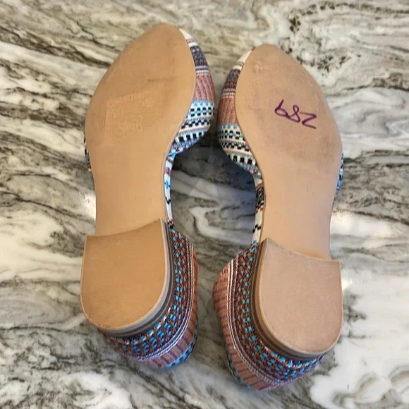 Isaac Mizrahi Slip On Shoes/Like New/ Tribal Design - Picture 7 of 8